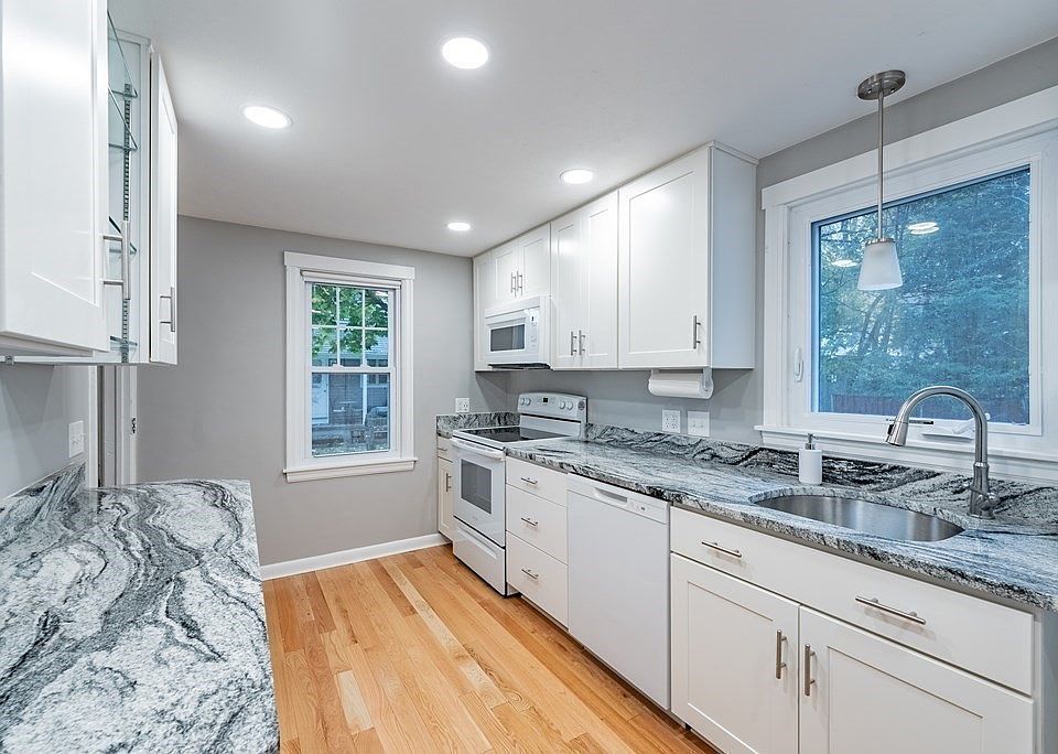 111 Mayflower Rd, Springfield, MA 01118 Zillow