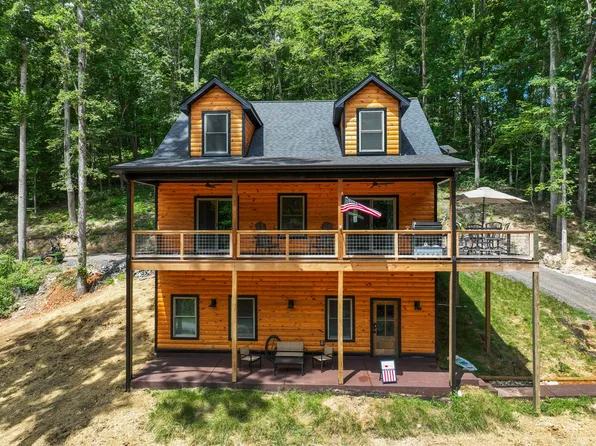 9500 McFarlin Rd, Bon Aqua, TN 37025