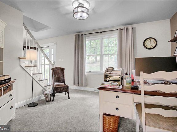 3rd image of 105 Sunnyfield Dr