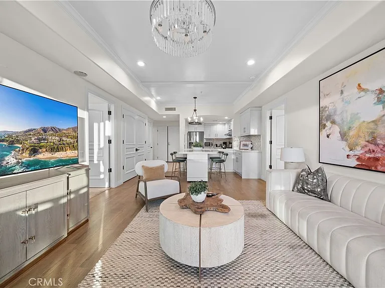 1598 Long Beach Blvd — Photo 8