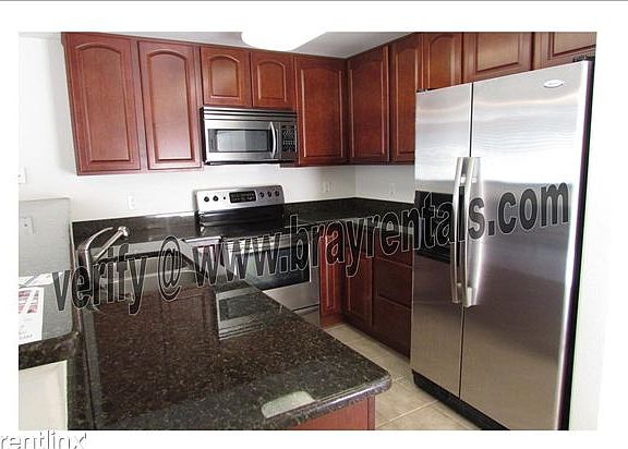 1206 Walnut #43 kitchen appliances & counter