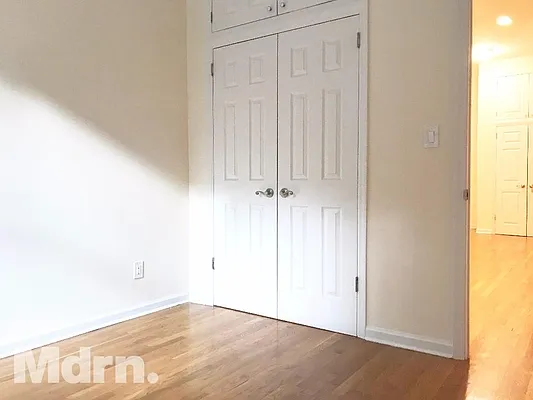 Rented by Mdrn Residential | media 22