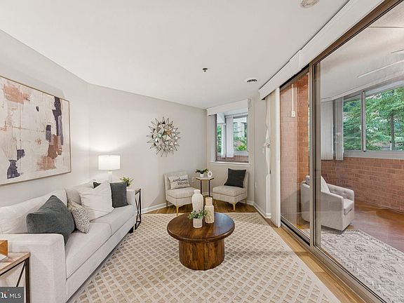 5th image of 1001 N Vermont St APT 108
