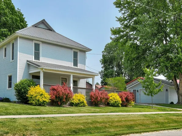 105 E Lacona St, Lacona, IA 50139