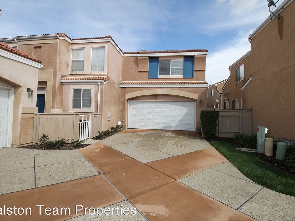 1st image of 833 Caminito Estrella
