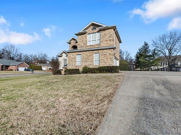 3rd image of 2062 Concord Pl