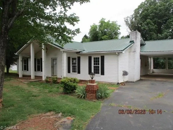 4666 Seward Rd, Pfafftown, NC 27040