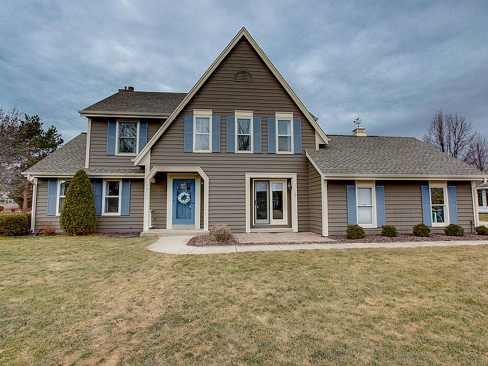 1st image of 10111 N Foxkirk Dr