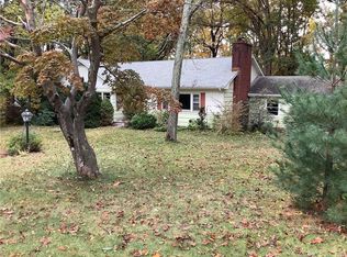 10 Lounsbury Rd, Trumbull, CT 06611