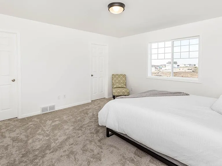 824 Cathy Dr W — Photo 12