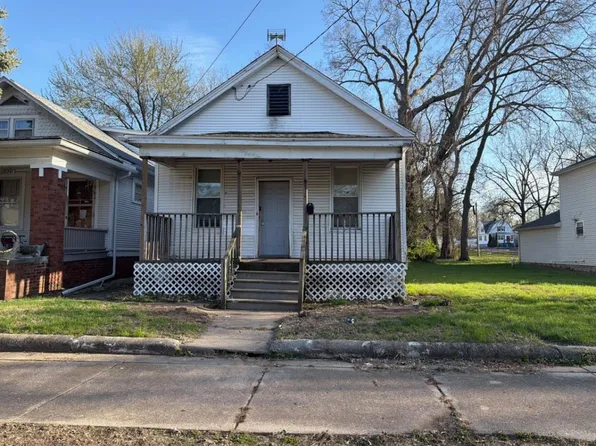 1022 W Adrian G Hinton Ave, Peoria, IL 61605