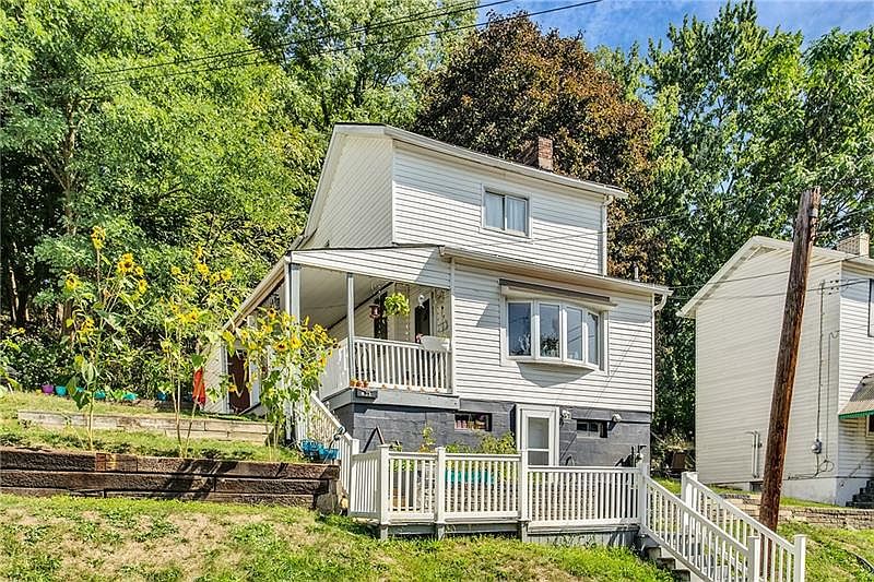 1st image of 631 Ridge Ave