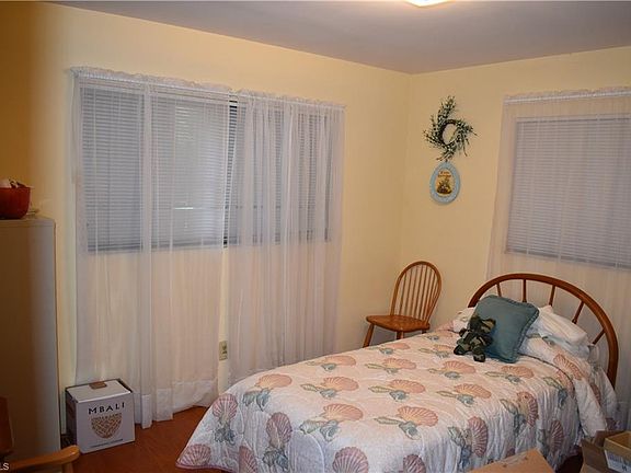 4th image of 26901 N Riverside Dr #26913
