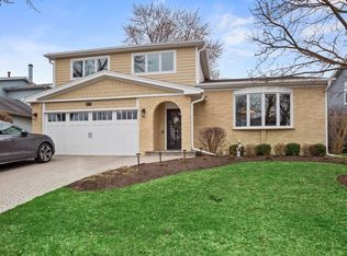 850 Debra Ln, Elk Grove Village, IL 60007