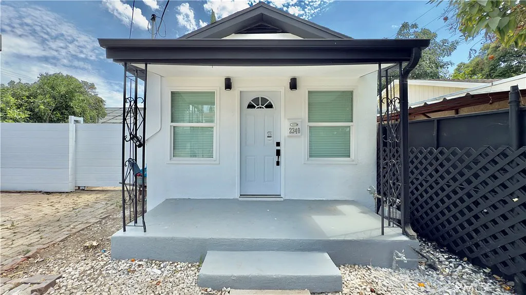 1 bed, 1.0 bath, 490 sqft, $2,000 — Photo 1