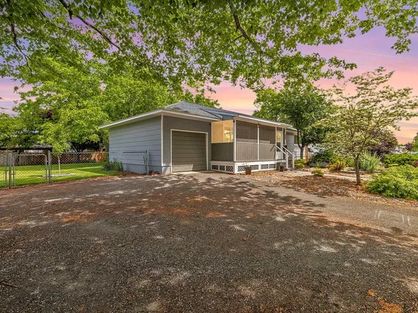 518 McMurray St, Richland, WA 99354