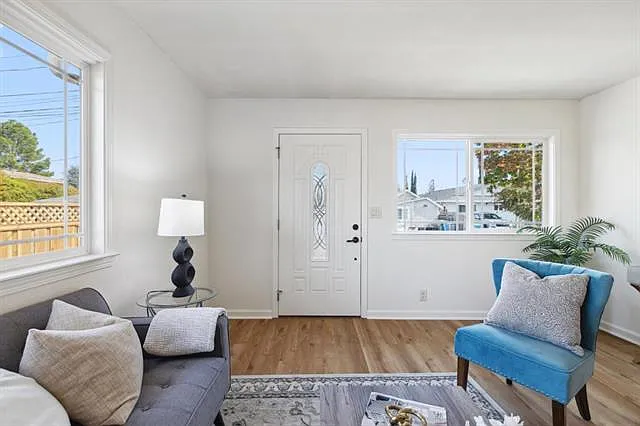 10135 Santa Clara Ave — Photo 16