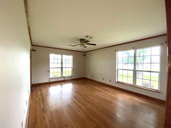2nd image of 3448 Taft Ave