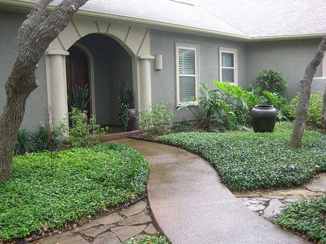 1st image of 421 Fairway Oaks St