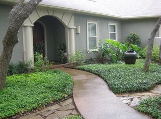 421 Fairway Oaks St, Rockport, TX 78382
