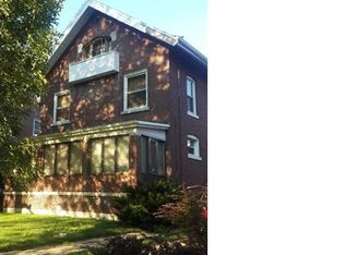 10 Beverly Pl, Saint Louis, MO 63112