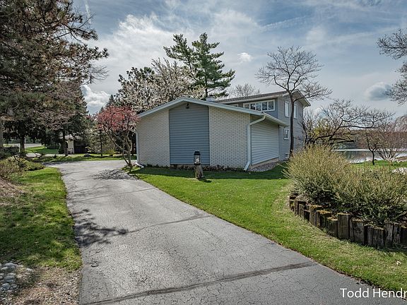 3rd image of 2346 Holtman Dr NE