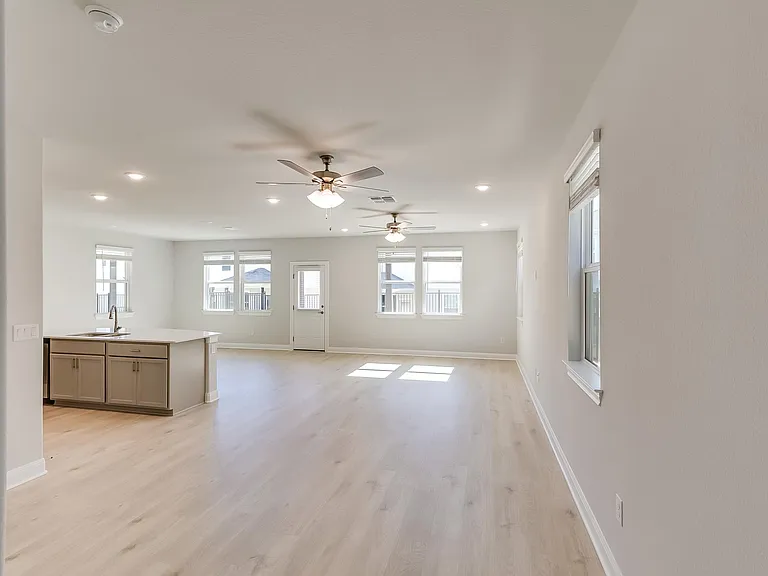 1005 Legend Milton Ln — Photo 5
