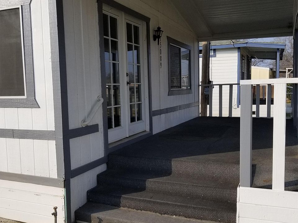 2nd image of 15089 Oscar Ave