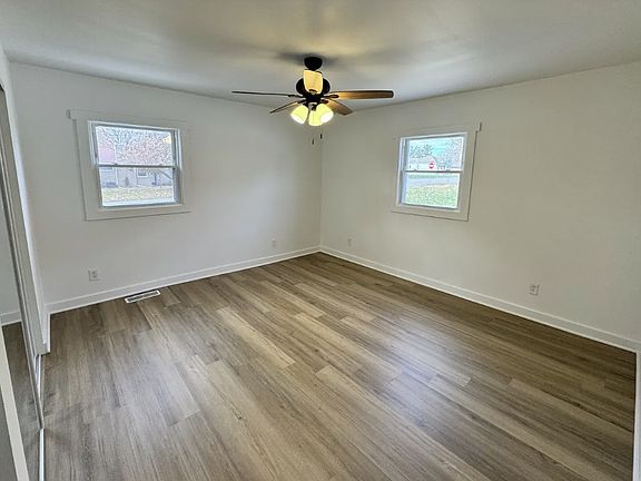 4th image of 817 Painter St