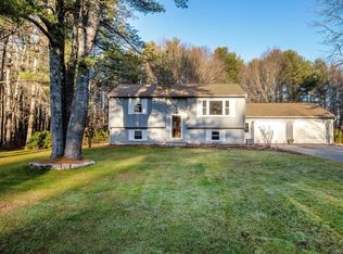 7 Old Tavern Rd, Topsham, ME 04086