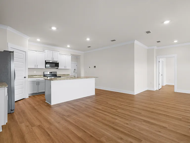 1009 Hayward Loop — Photo 11
