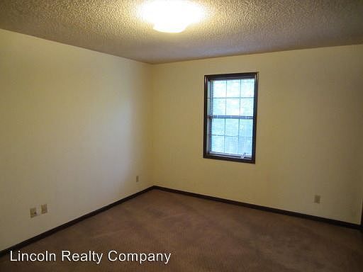 2nd image of 17 Fulton Pl