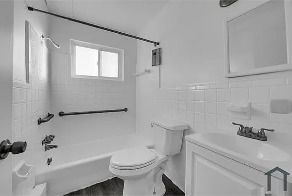 8259 Schaefer Hwy #1 — Photo 10