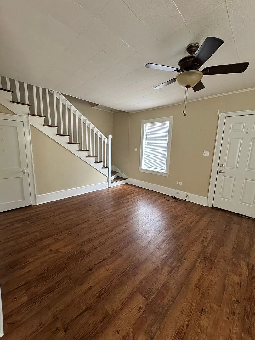 Cute 2 Highland Bedroom — Photo 3