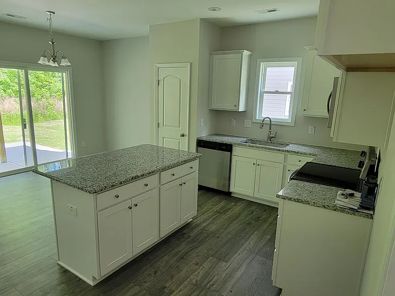 147 Diploma Dr — Photo 7