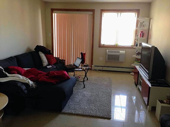5th image of 2583 35th St APT 3F