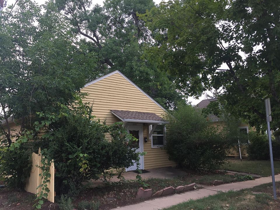 Cedar Ave street view.