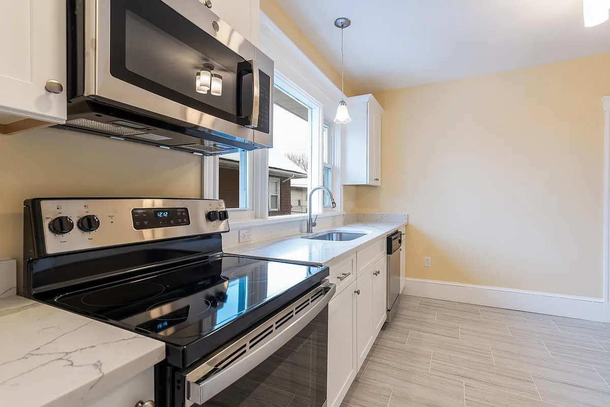 Photo 2 of 20 - 116 Harvard St #2 - Medford, MA Building Photo - 116 Harvard St #2