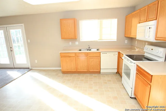 9715 Amber Ledge — Photo 11