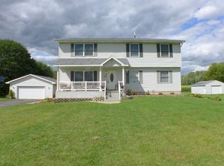 2595 Island Hwy, Charlotte, MI 48813