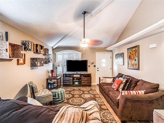 5th image of 3328 Scarlet Point Dr
