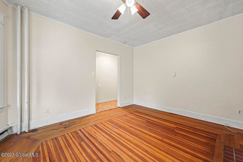 5th image of 657 Myrtle Avenue