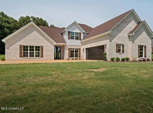 57 Scattered Oaks Dr, Byhalia, MS 38611