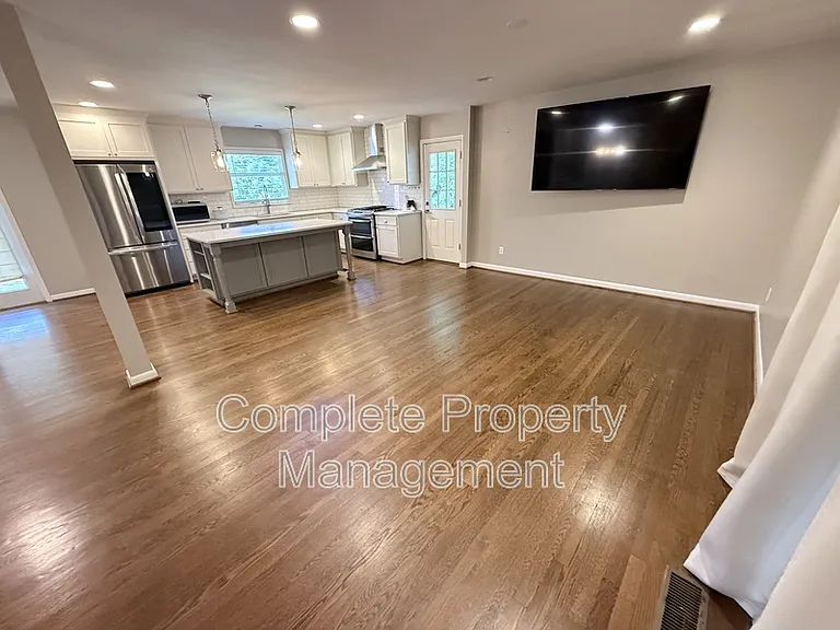 3153 Woodhaven Dr — Photo 27
