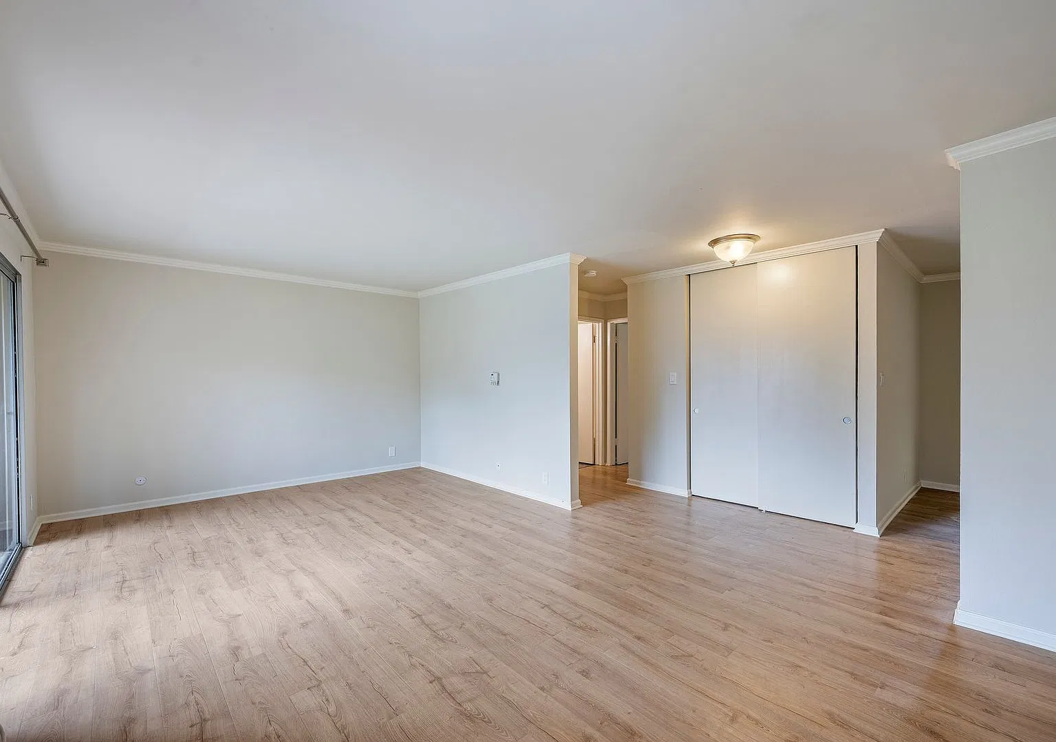 100 Devon Avenue — Photo 1