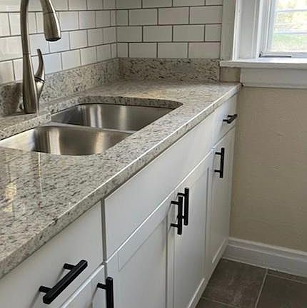 4th image of 16 W 37th St APT 1
