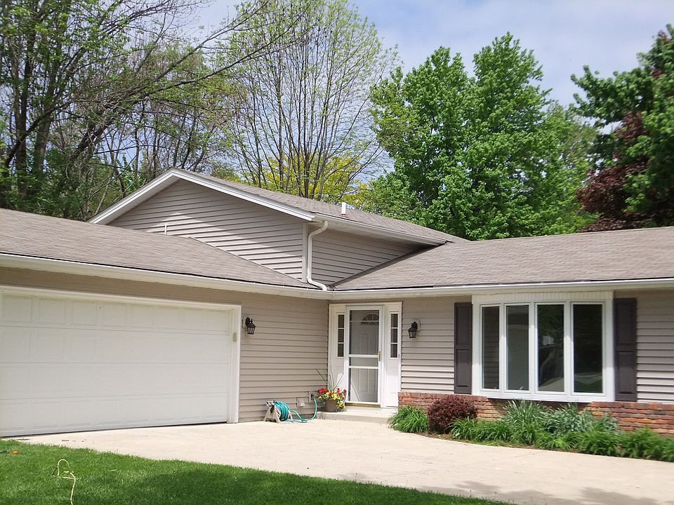 1st image of 32704 Greenwood Ct