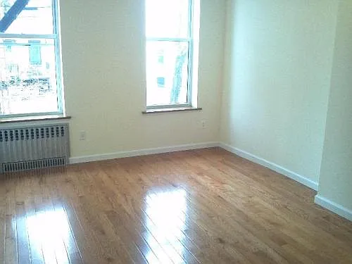 450 73rd St photo 1