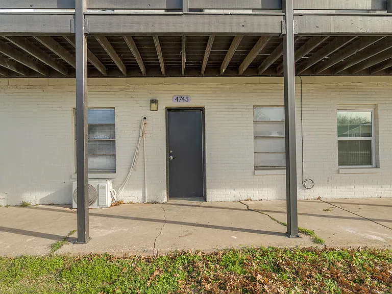 Meridian Apartments — Photo 46