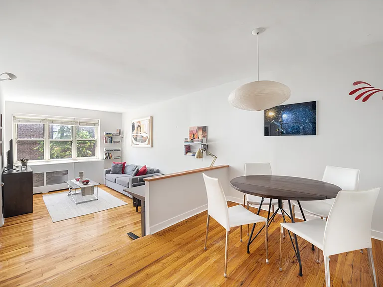 320 W 19th St #4A — Photo 3
